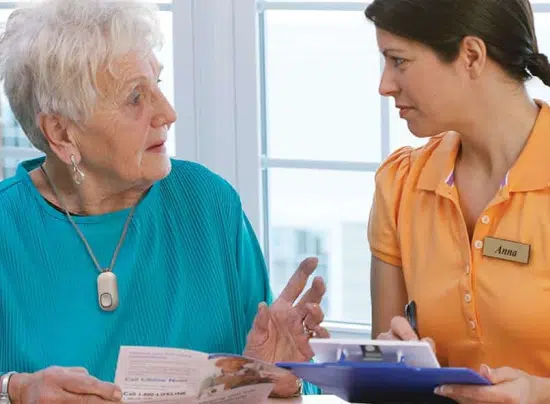 How To Choose the Right Medical Alert System For Seniors
