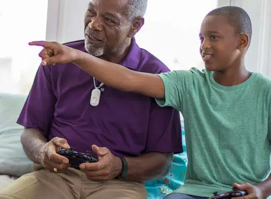 Les aînés profitent d’une meilleure santé émotionnelle en jouant aux jeux vidéo