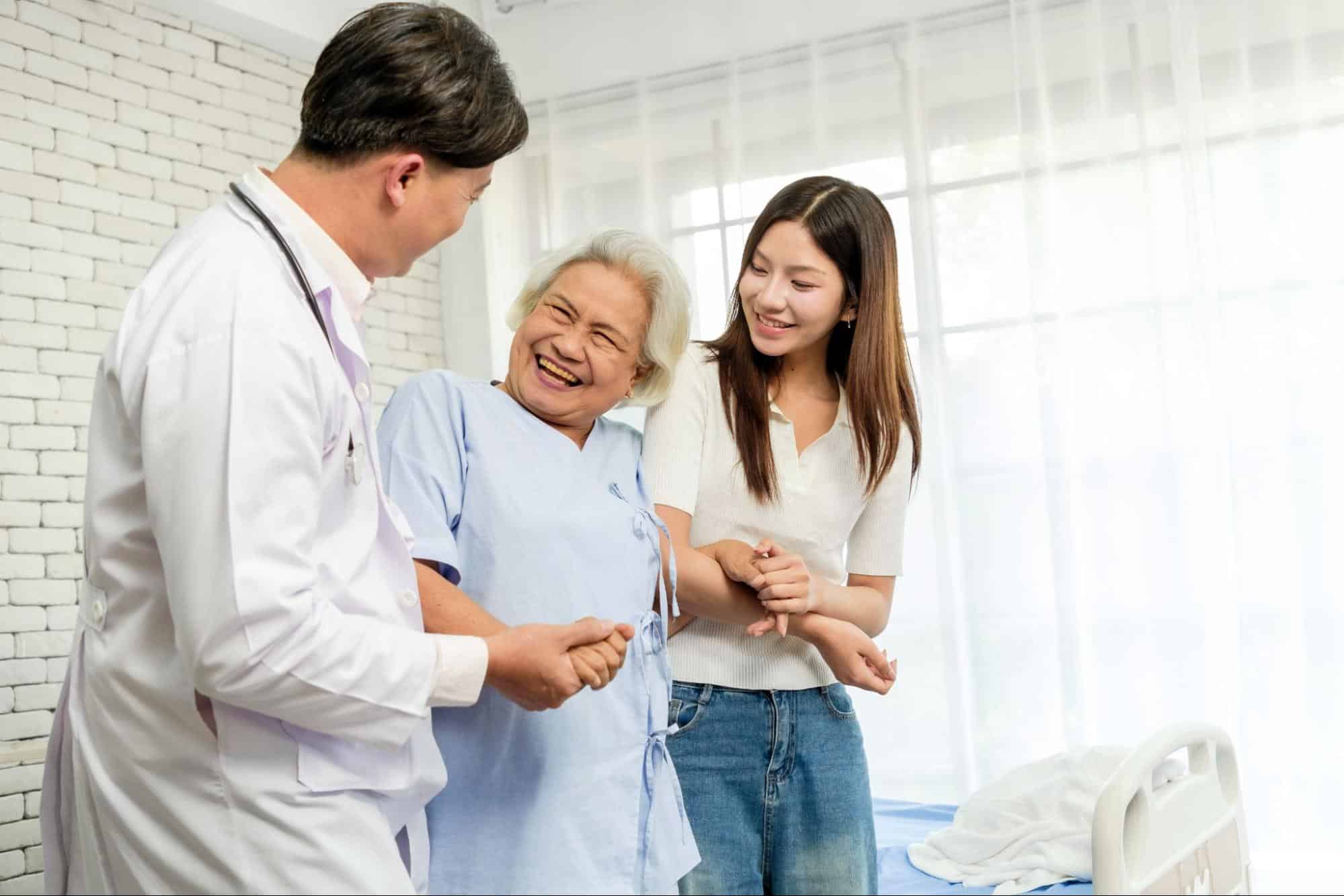 How Fall Detection Devices Support Seniors’ Recovery After Hospital Discharge