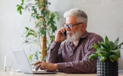 Les meilleurs dispositifs avec détection de chute pour les personnes aînées